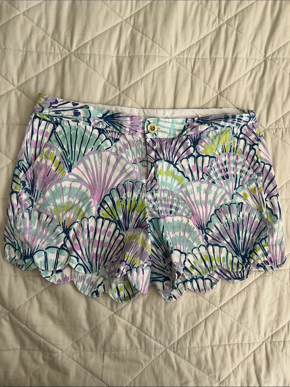 Lilly Pulitzer Buttercup Shorts in Oh Shello Sz 10